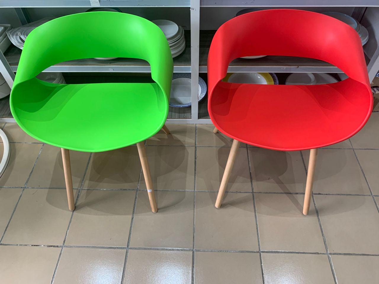 Chaise Design Moderne - Pieds Bois Naturel