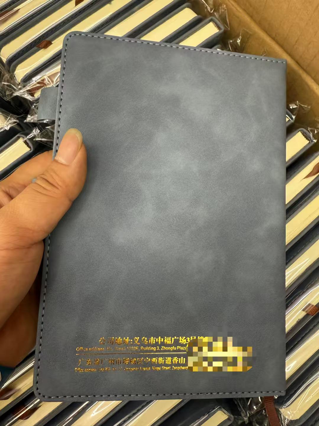 Agenda en Cuir Premium - Gris avec Inscription Dorée