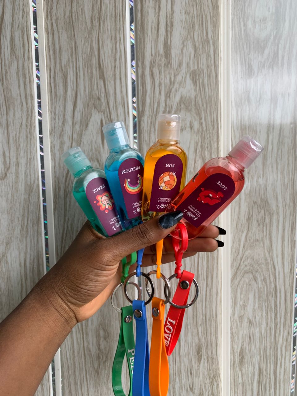 Gels Antibactériens Parfumés - Lot de 4 avec Porte-Clés