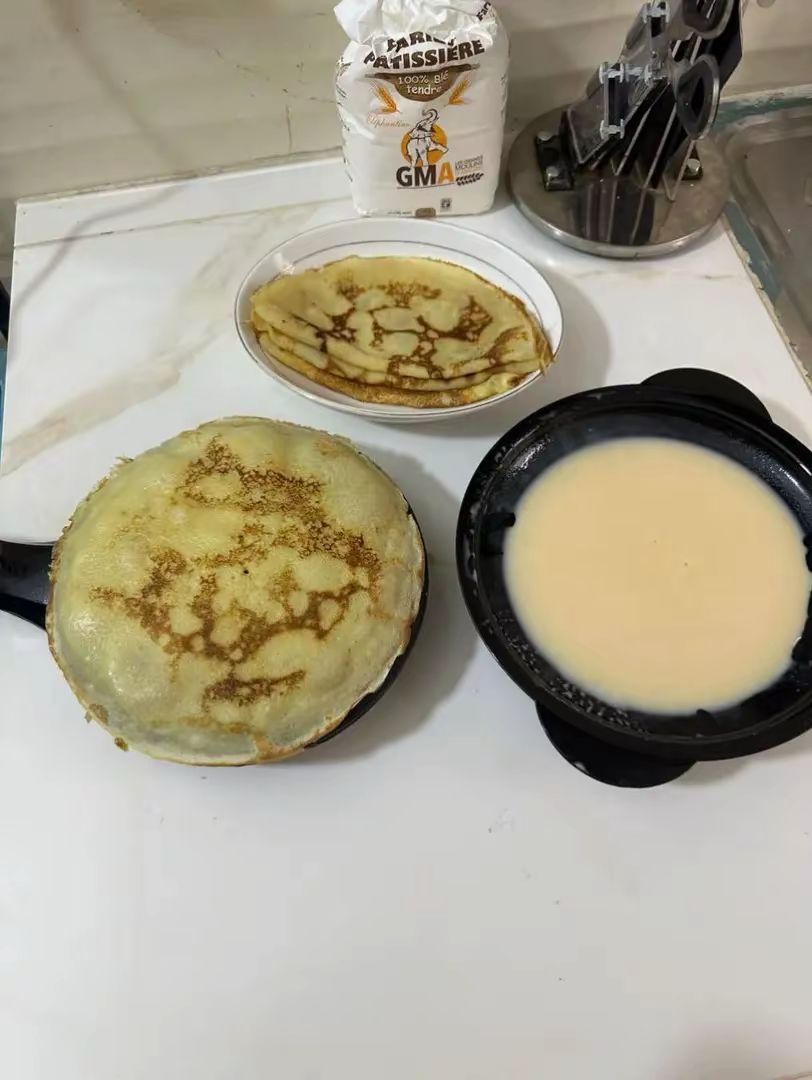 Poêle à Crêpes Antiadhésive - Kit Complet avec Farine GM
